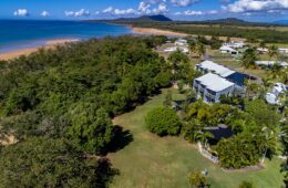 Sea Eagles Beach Resort | Beach Side Accommodation Mackay Hay Point